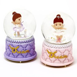 Dasha 6427 Snow Globe
