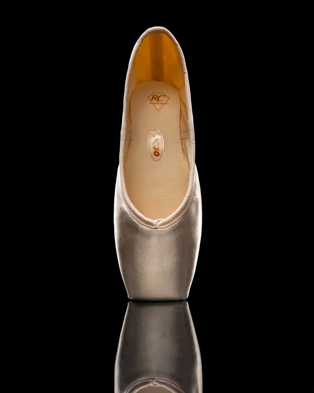 R-Class RC30 Fantasia Vamp 1 Medium Shank Pointe Shoe