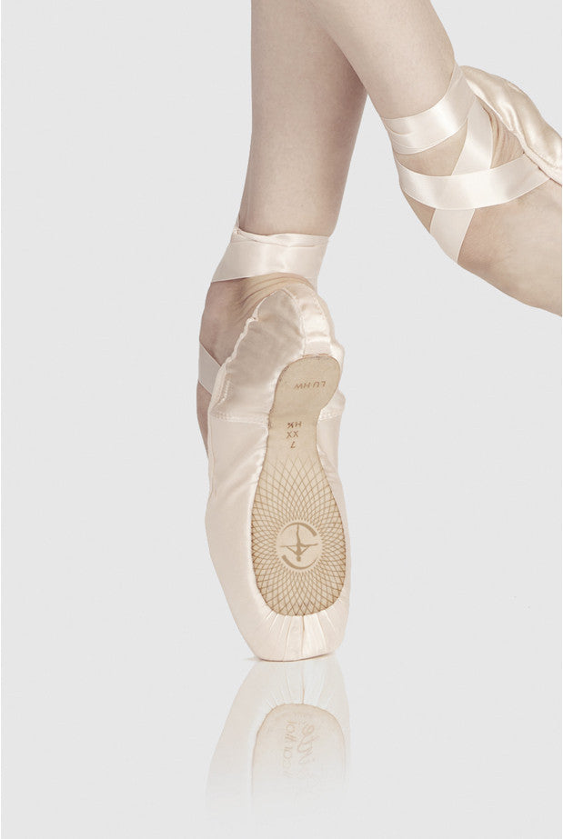 WearMoi Con Alfa Medium Full Shank U Cut Pointe Shoe