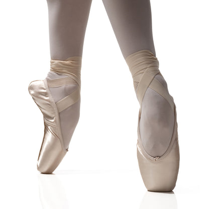 R-Class CL70 Arpeggia Vamp 2 Hard Shank Pointe Shoe